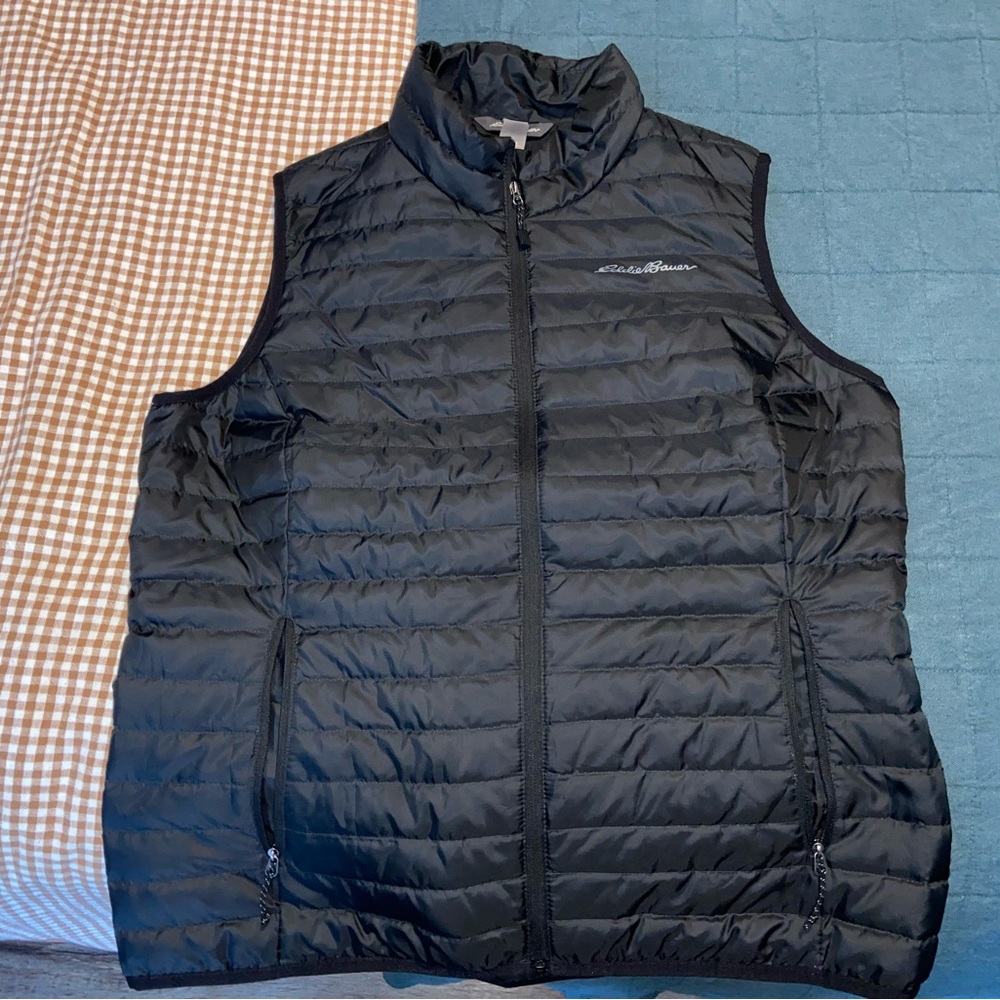 NWOT Eddie Bauer Black Puffer Vest